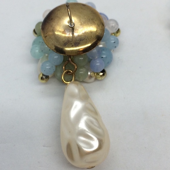 3/$30 VINTAGE 60S FAUX PEARL CLUSTER GREEN BLUE BUTTON DANGLE EARRINGS MCM - Picture 10 of 12